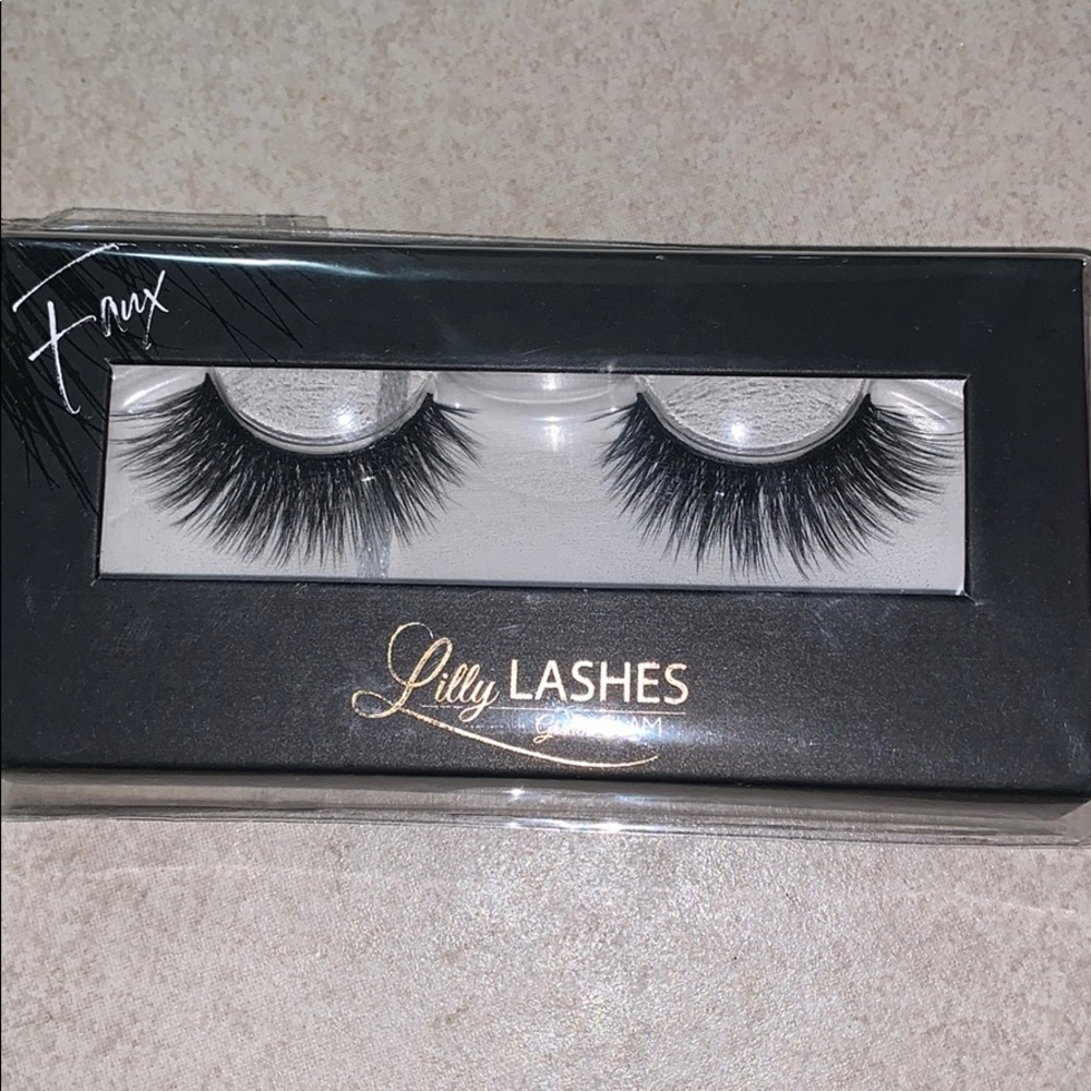 Lilly Lashes in style NYC. NIB, never used.